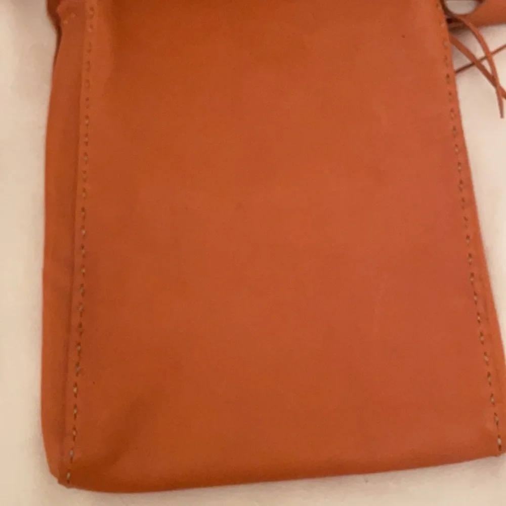 Unique artisan created leather purse (OLCC-AF)
